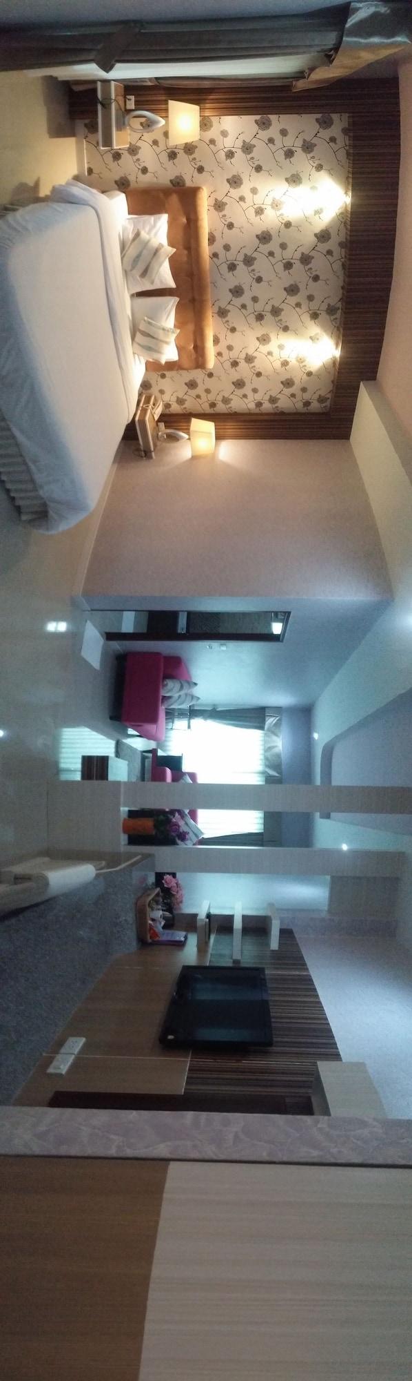 Martina Hotel Сурин Екстериор снимка
