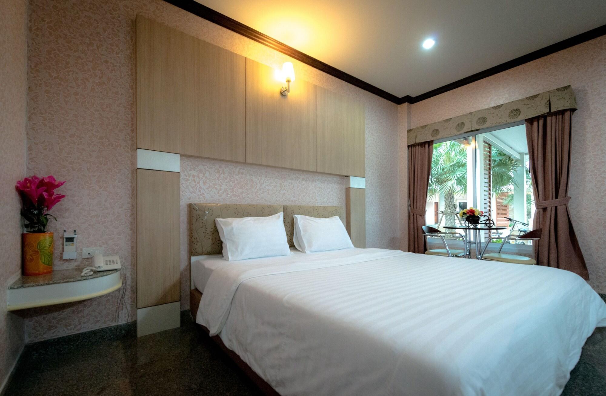 Martina Hotel Сурин Екстериор снимка
