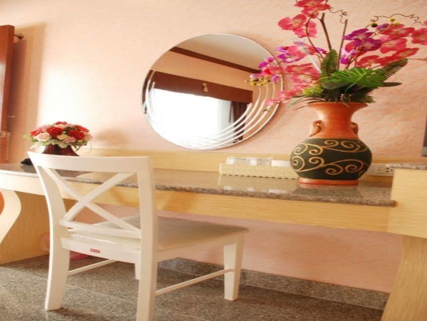 Martina Hotel Сурин Екстериор снимка