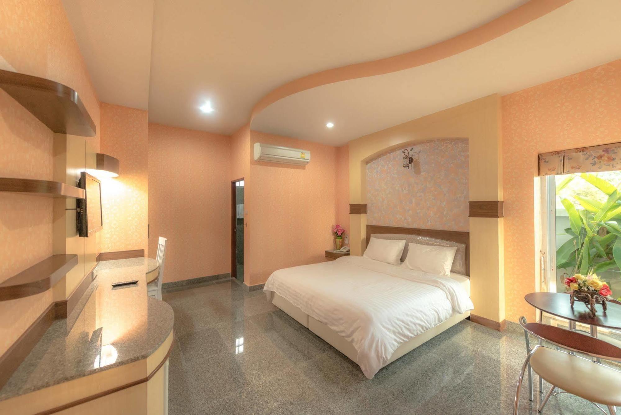 Martina Hotel Сурин Екстериор снимка